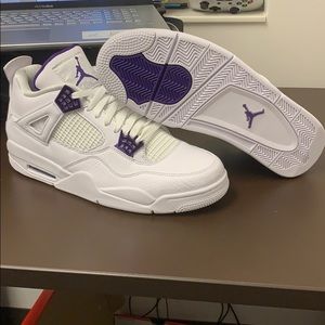 Retro 4 metallic purple size 13